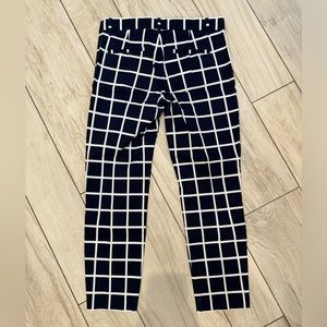 Like New! GAP Navy and White Plaid Cropped Pants